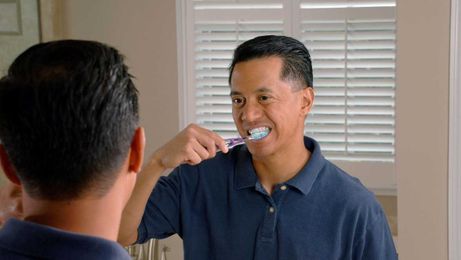 Man Doesn’t Brush Teeth for 20 Years; Gets Fresh New Grill
