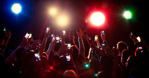 Why 'Stories' Took Over Your Smartphone