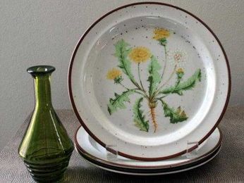 Antiques & Collectibles: Dandelion dishes are a pleasant pop-up feature
