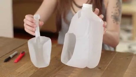 How to Make a Jug Scoop