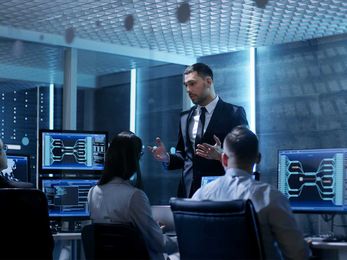 5 Steps to Become a Computer and Information Systems Manager