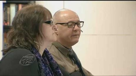 Man who can only type with pinkies uses tech expertise to help others