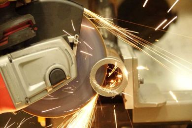 Free the manual cutting and grinding bottleneck