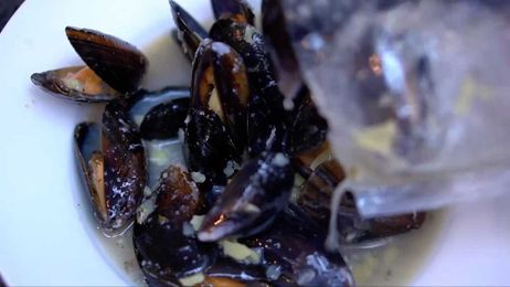 Plastic found in British mussels