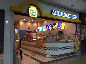 11 Things Auntie Anne's Employees Want You to Know