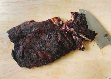 Here's how to make delicious barbecued ribs at home
