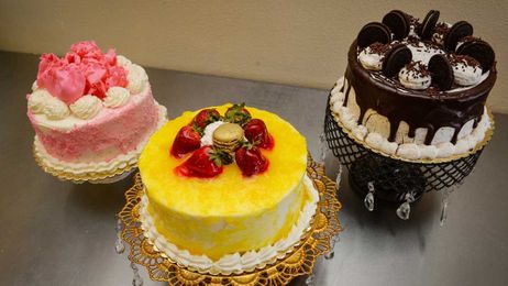 Ever try gelatina? How about rugelach? Two new Mexican bakeries making these and more