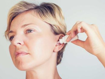 How to remove an earwax blockage