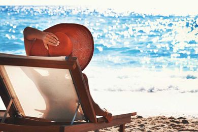 How you can get tan while wearing sunscreen and in the shade