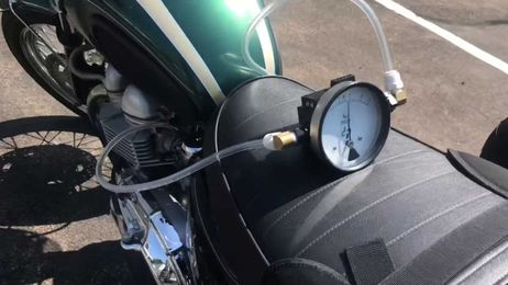 Balancing Carbs on Triumph Bonneville