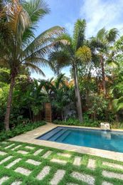 Swimming Pool Landscaping Ideas