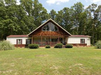 A Look at a Unique Mobile Home Addition