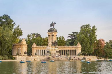 10 Reasons to Visit Buen Retiro Park, Madrid