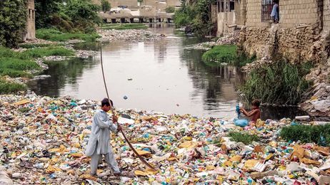 ‘Frightening’ drug-resistant strain of typhoid spreads in Pakistan
