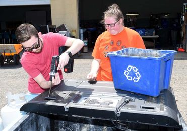 Mission: Build food dehydrator with recyclable materials
