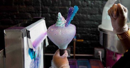 As Sales Cool, Frozen-Dessert Chain Tries New Twists on Treats 