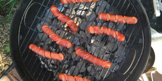 How to Slash Your Hot Dog to Make it Extra Crispy