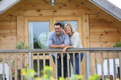 4 Tips for Planning a Romantic Pigeon Forge Cabin Vacation