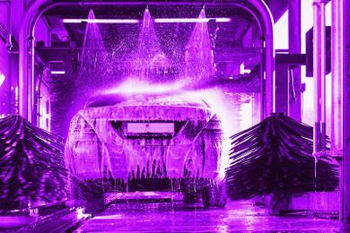 Producing a thematic carwash experience