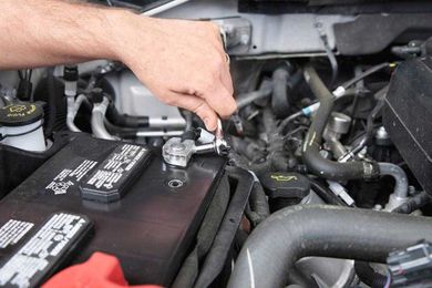 How to clean your car’s battery terminals 
