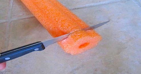 Mom Cuts A Pool Noodle And Solves A Common Dinner Table Problem