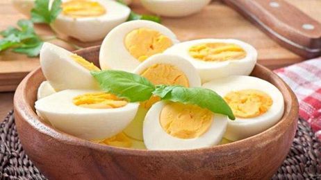 5 reasons to eat more eggs, boost your fitness and weight loss efforts