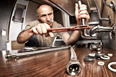 When and When Not to DIY Your Plumbing