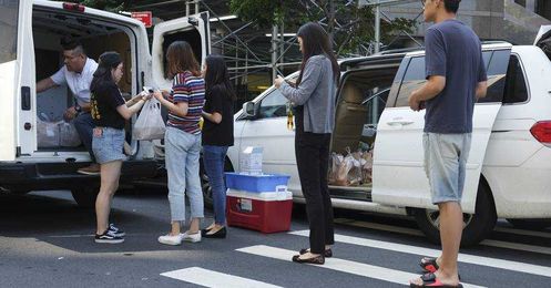 How to Get Food Delivered From Your Favorite Faraway Restaurant