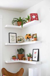 10 Simple And Clever DIY Hanging Shelves Ideas For Your Interior Design