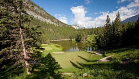 6 Stunning Golf Courses from Around the World