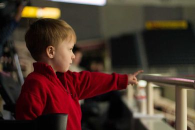 How to Enjoy a Charlotte Checkers Game With Kids