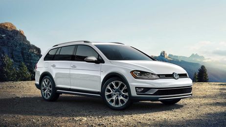 Volkswagen Just Gave You More Choices If You Want a Manual Wagon