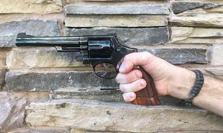 Top 3 Reasons To Carry A Revolver Rather Than a Semi-Automatic Handgun