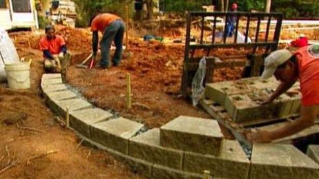 How to Build a Retaining Wall for Landscaping