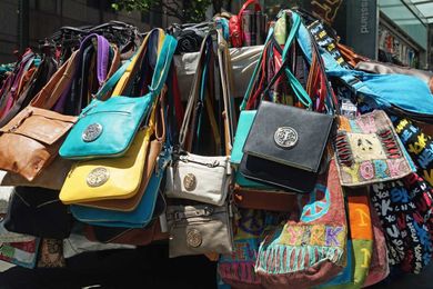 How to navigate NYC’s knock-off handbag market