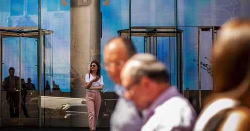 New Funds Take Pay Cut If They Can’t Beat the Market