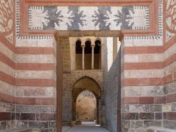 Medieval Islamic medicine: Influences, thinkers, and anatomy