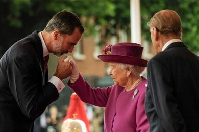 What to Do (and Not Do) If You Meet a Royal