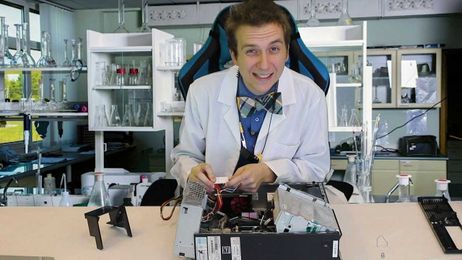 How-to Use a Paper Clip to Test Your Power Supply