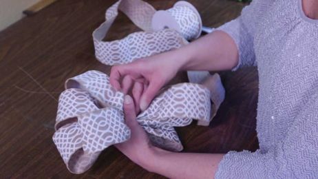 How to Tie a "Betty Jean" Bow