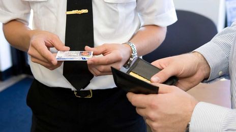 AOPA publishes airport security fact sheet
