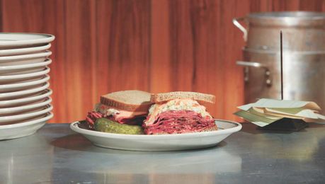 Carnegie Deli pop up to open for one week only. Take a look inside.