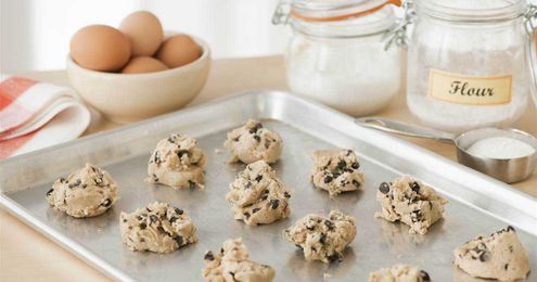 Don't eat raw cookie dough. Here's why not.