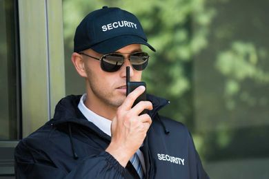 5 Benefits to Hiring a Security Guard For Your Business