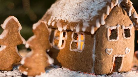 How to Build the Perfect Gingerbread House