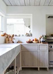 5 Ways to Declutter a Kitchen Without Losing Any of the Good Charm