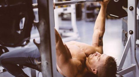 10 Bench-Press Mistakes That Are Killing Your Progress
