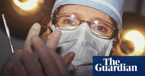 Female surgeons frustrated by male-dominated field