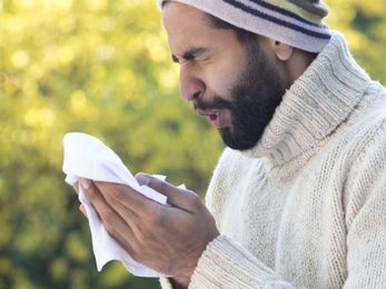 Alcohol and allergies: Does it make them worse?