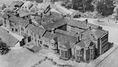 'Downton Shabby': How a Hollywood guy is saving his British ancestral home